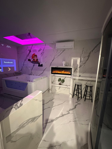 5, Gladiatrice Suite, Rome