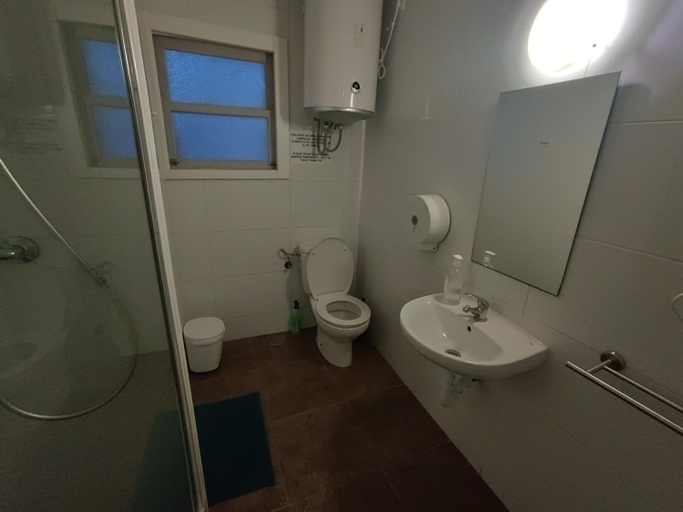 Bathroom 5, Hostal Belgica, Baleares