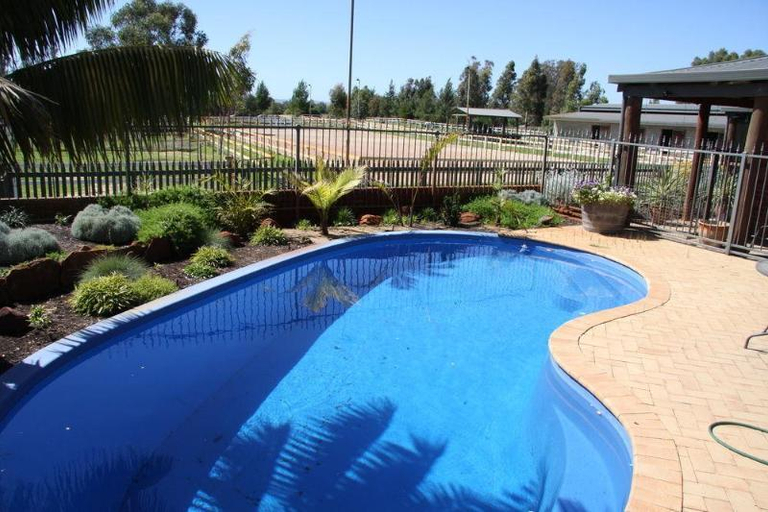 Sport & Beauty 2, Coranda Lodge, Armadale