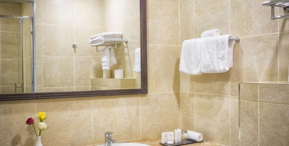 Bathroom 4, Fairways Hotel Kisumu, Kisumu Central