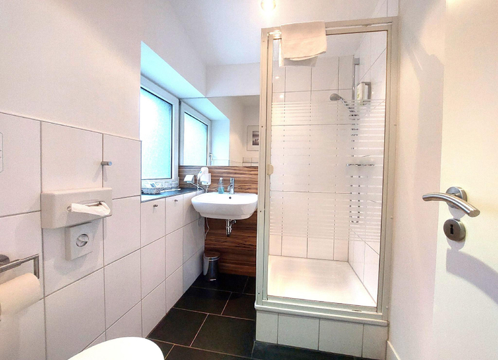 Bathroom 4, Hotel Messeschlaf, Düsseldorf