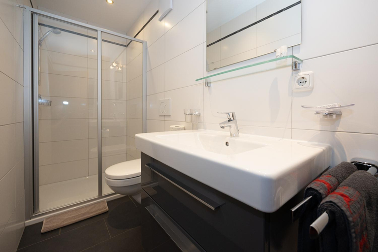 Bathroom 2, Pension Appartments Christoph, Kitzbühel