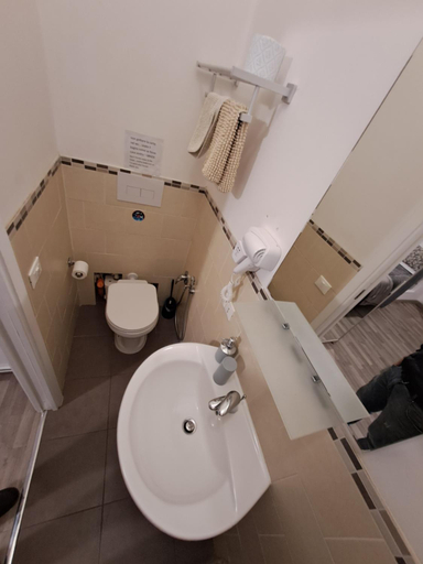 Bathroom 2, Bedroom la stazione, Palermo