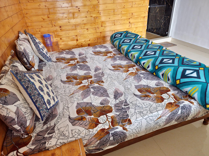 Bedroom 2, Hotel Relax Max Sariyatal Nainital, Nainital