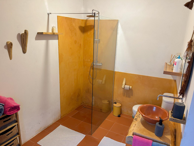 Bathroom 4, Fisherman's Houses, Vila Franca do Campo