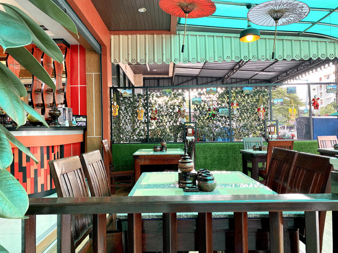 Food & Drinks 5, Lucky Residence Patong, Phuket Island