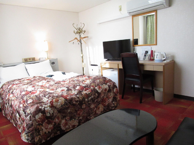 Bedroom 3, New Royal Hotel, Ōmuta