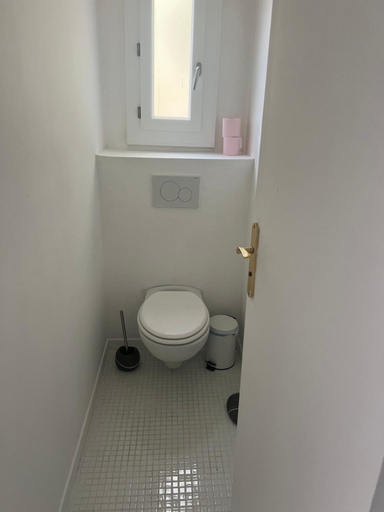 Bathroom 2, Etage prive dans maison chaleureuse avec piscine, Alpes-Maritimes