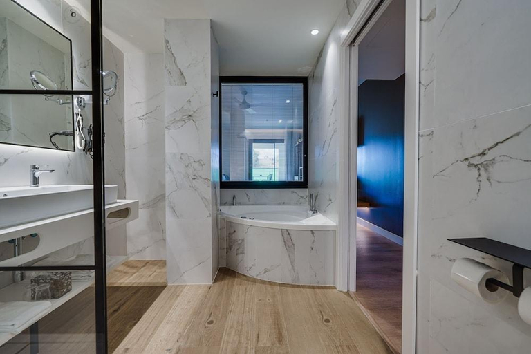 Bathroom 4, Brisamar, Tarragona