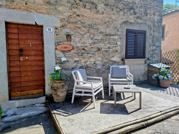 Others 5, Il Palazzo, Le Fornaci, Livorno