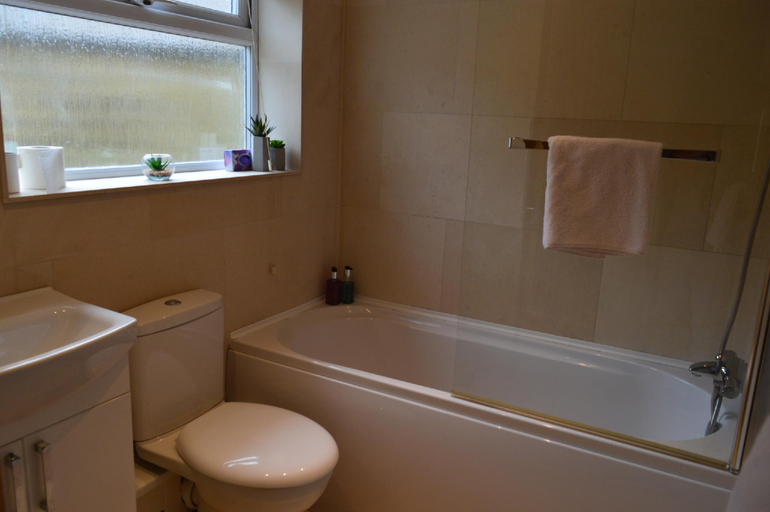 Bathroom 3, Benson House, Wiltshire