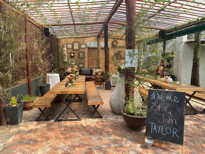 Food & Drinks 4, La Moor Country Venue & Eatery, West Rand