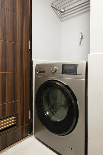 Bathroom 5, The Radiance Manila Bay, Pasay City