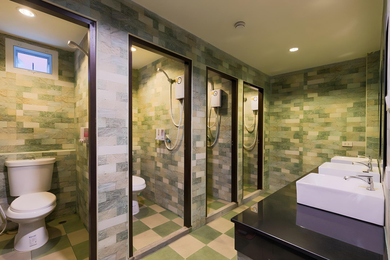Bathroom, BeachPackers - Hostel, Phuket Island