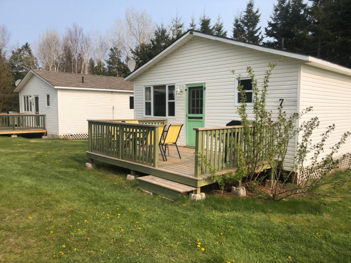 Exterior view 5, Bubbling Brook Cottages, Queens