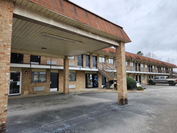 Exterior & Views, Budget Host Inn, Vance