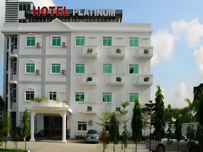 Others 5, Hotel 72, Yangon