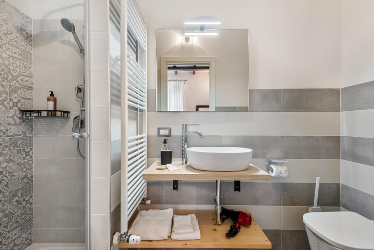 Bathroom 2, VISTALAGO VERSILIA, Lucca