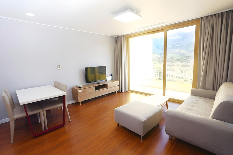 Bedroom 3, The K Jirisan Family Hotel, Gurye