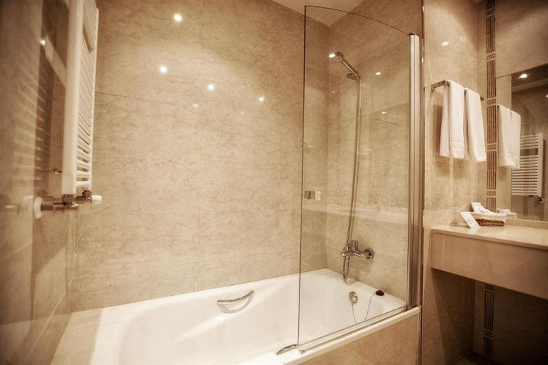 Bathroom 3, Don Paco, Asturias