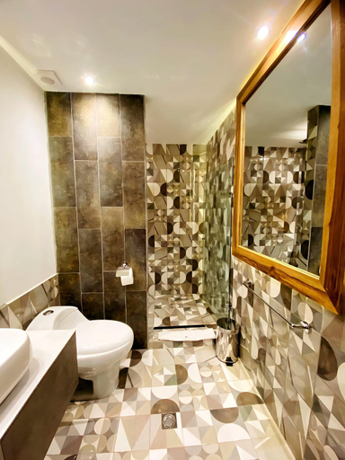 Bathroom 4, Tunas & Cabras Hotel, Ibarra