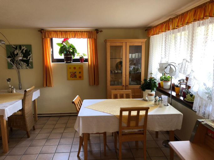 Food & Drinks 4, Haus Camelia, Oberwart