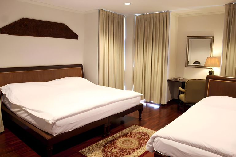 Others 3, Samsen House, Phaya Thai