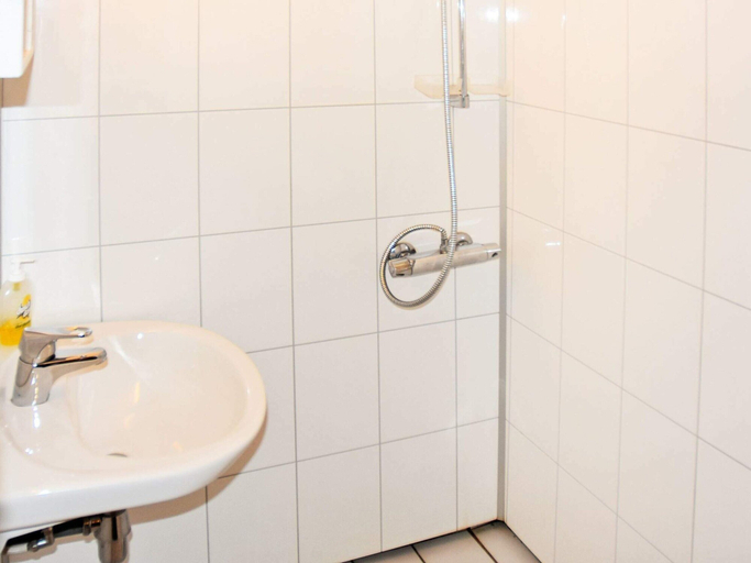 Bathroom 3, 6 Person Holiday Home in Oksvoll, Bjugn
