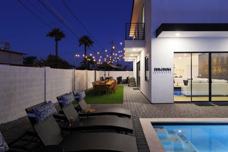 Exterior & Views, Luxe - Nouveau - Sparkling Pool - Walk to Old Town, Maricopa
