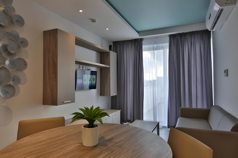 Others 5, Lokali Rooms