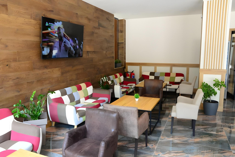 Food & Drinks 4, City Plaza, Botevgrad