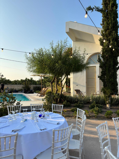 Food & Drinks 5, Aoni Suites, Attica