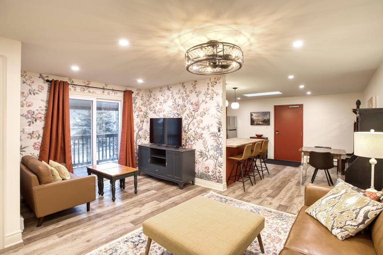 Others 4, Rustic Elegant Stays in Niagara Benchlands, Niagara