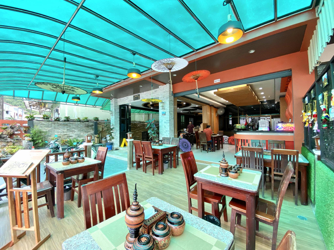 Food & Drinks 3, Lucky Residence Patong, Phuket Island