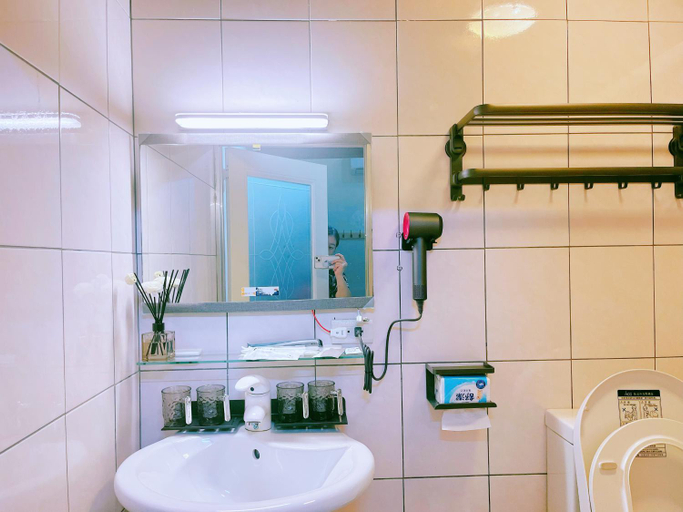 Bathroom 4, Zhu Shan Grandee B&B, Kinmen