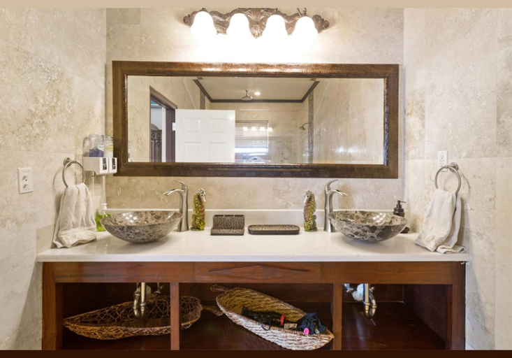 Bathroom 3, Villa Anguillitta