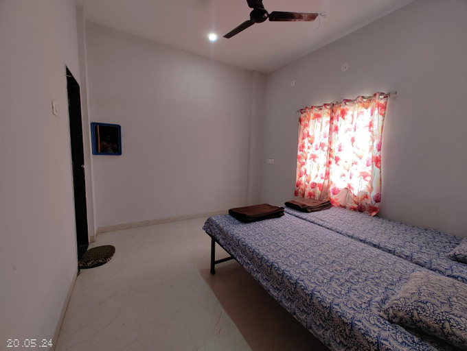 Bedroom 3, Aadishkti bhakt nivas only for family, Osmanabad