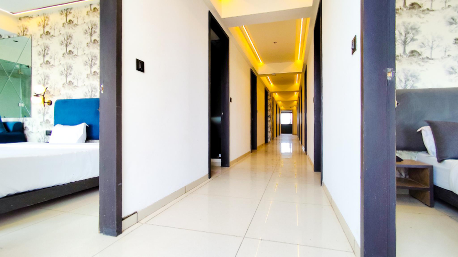 Bedroom 3, Hotel Nova Bizz, Rajkot