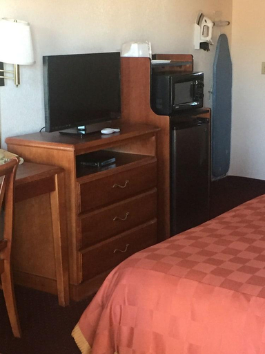 Bedroom 2, American Best Value Inn, Apache