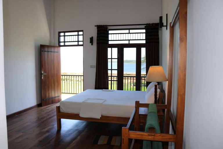Bedroom 3, Serene Park Hotel, Thissamaharama