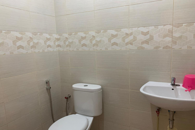 Bathroom 4, Hotel O Melros Place Homestay, Gowa