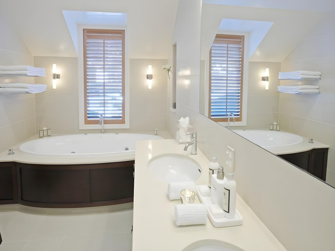 Bathroom 5, Eichardt's Private Hotel & Lakefront Apartments, Queenstown-Lakes