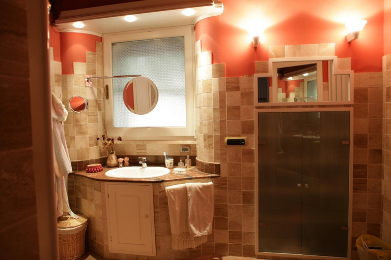 Bathroom 4, B&B Sa Meri 'e Domu Casale Di Charme, Cagliari