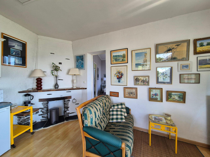 Others 3, Duplex in Fecamp with Harbor Views, Seine-Maritime