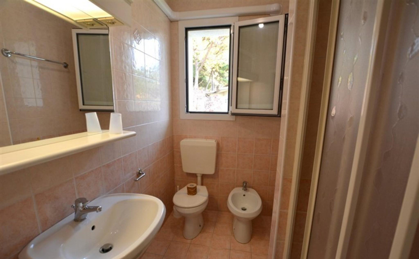 Bathroom 4, Holiday Villa With Garden, Udine