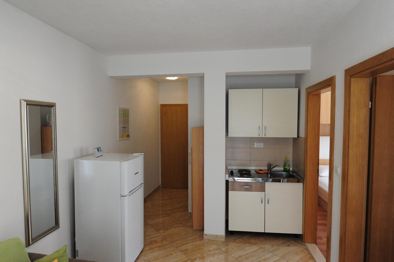 Others 3, Apartments Knezevic, Makarska