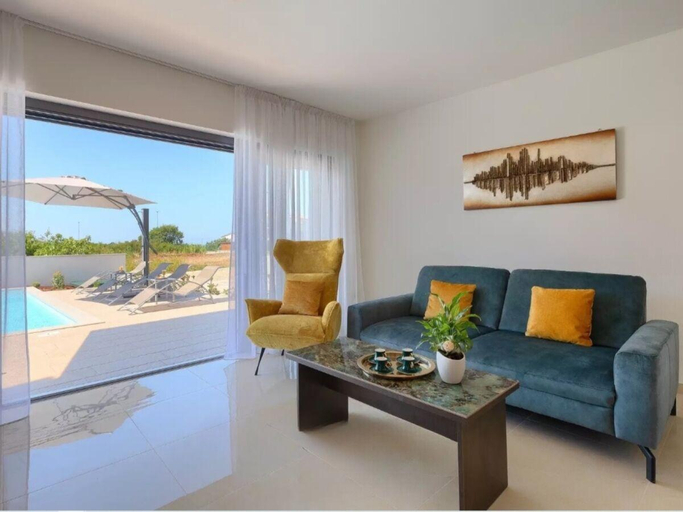 Others 5, Villa Villa Esmeralda II, Novigrad