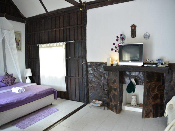 Bedroom 2, Kiangmok Chalet, Wang Num Khiaw