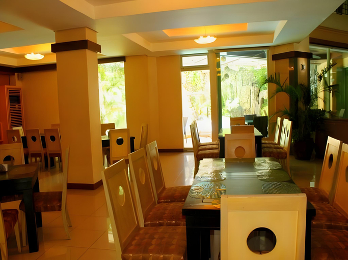 Food & Drinks 5, Goldenfield Kundutel Hotel, Bacolod City