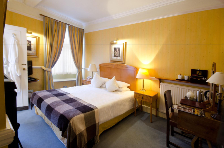 Bedroom 3, The Snooty Fox, Gloucestershire